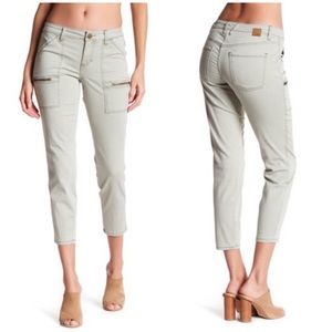 Cropped skinny jeans in sage color
